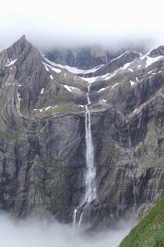 2008-07-12,10-22-54,la Grande Cascade du cirque de Gavarnie.jpg